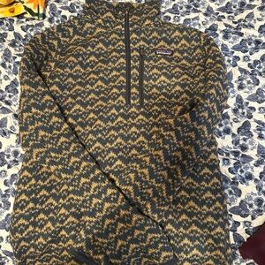 Patagonia Men's Patterned Sweater - Black and Gold